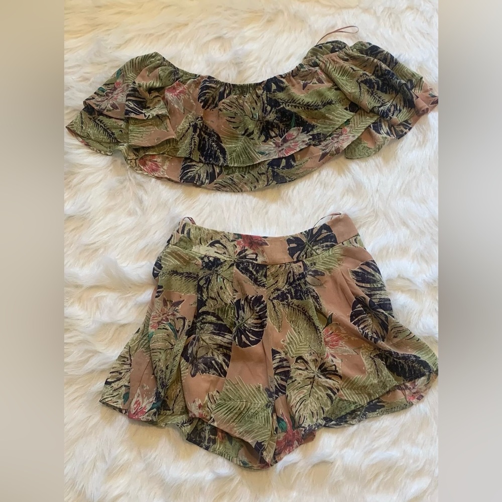 mid rise pleated short set